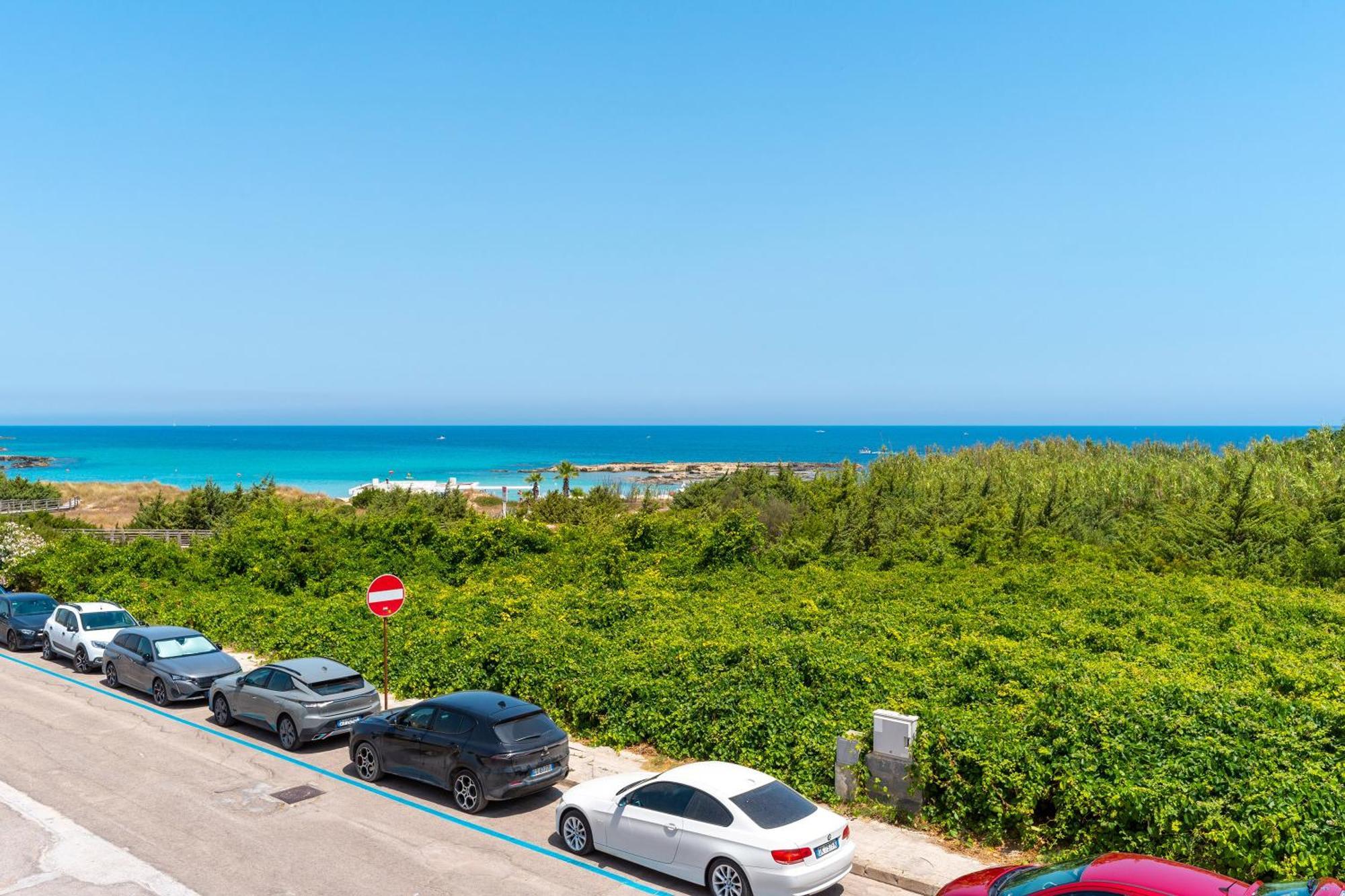 Apartment Beachfront With Amazing Sea View Balconies
